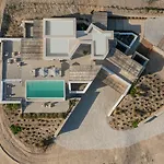 Villa Avera - Brand New With Private Pools And Outdoor Cinema Parikia (Paros)