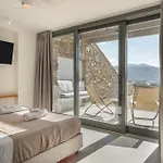 Avera - Brand New With Private Pools And Outdoor Cinema Parikia (Paros)