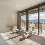Villa Avera - Brand New With Private Pools And Outdoor Cinema Parikia (Paros)