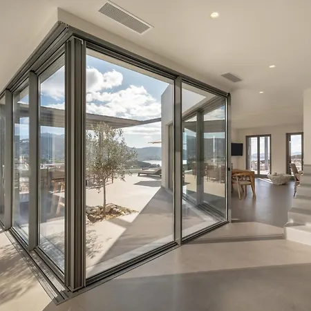 Avera - Brand New With Private Pools And Outdoor Cinema Páros