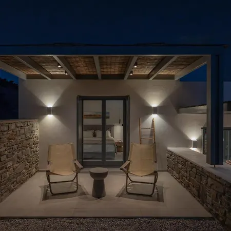 Avera - Brand New With Private Pools And Outdoor Cinema Willa