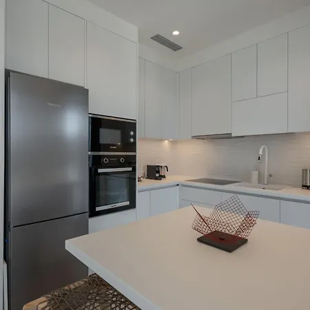 Avera - Brand New With Private Pools And Outdoor Cinema *