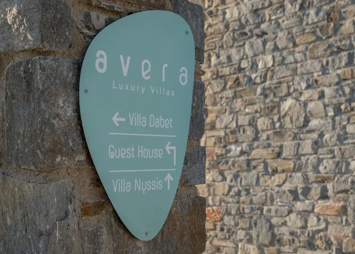 Avera - Brand New With Private Pools And Outdoor Cinema Villa Paro