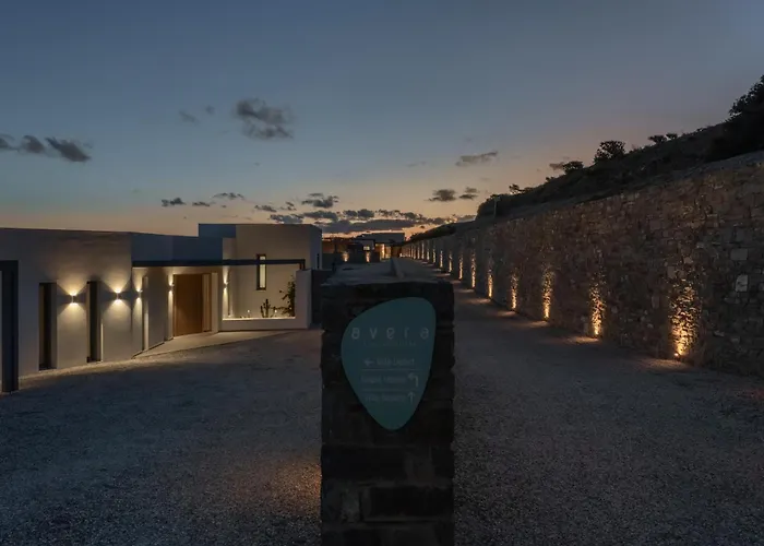 Avera - Brand New With Private Pools And Outdoor Cinema *