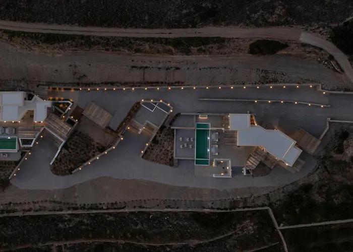 Avera - Brand New With Private Pools And Outdoor Cinema *