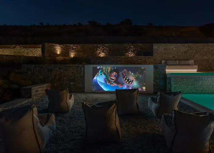 Avera - Brand New With Private Pools And Outdoor Cinema Villa