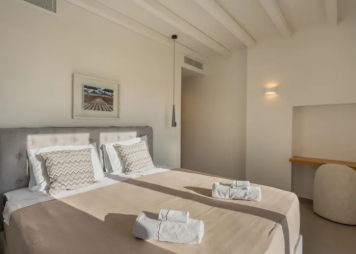 Villa Avera - Brand New With Private Pools And Outdoor Cinema *