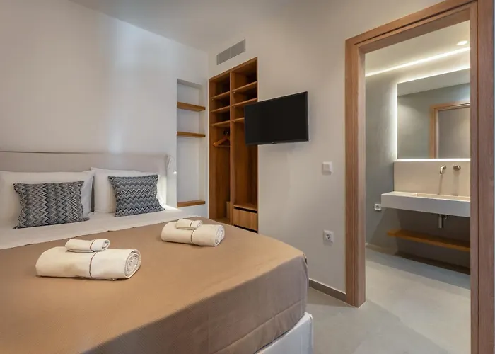 Villa Avera - Brand New With Private Pools And Outdoor Cinema Parikia (Paros)