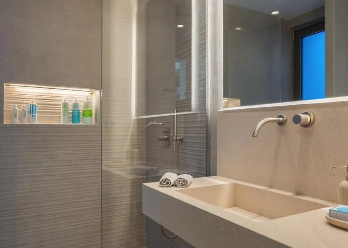 Avera - Brand New With Private Pools And Outdoor Cinema Paro