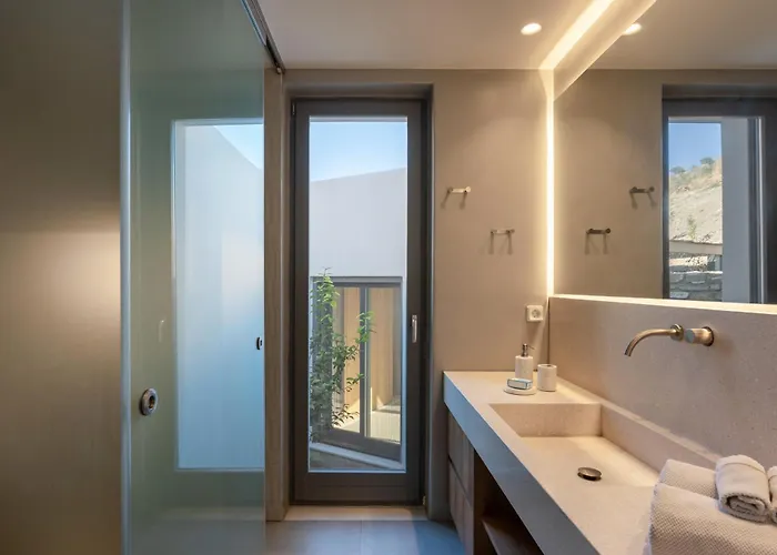 Avera - Brand New With Private Pools And Outdoor Cinema *