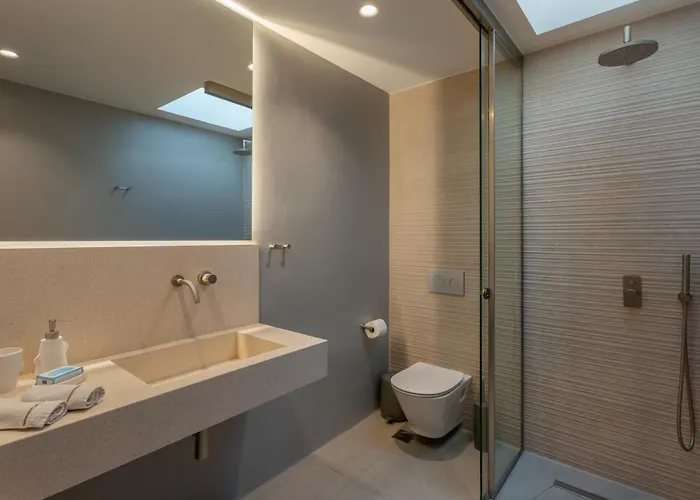 Villa Avera - Brand New With Private Pools And Outdoor Cinema