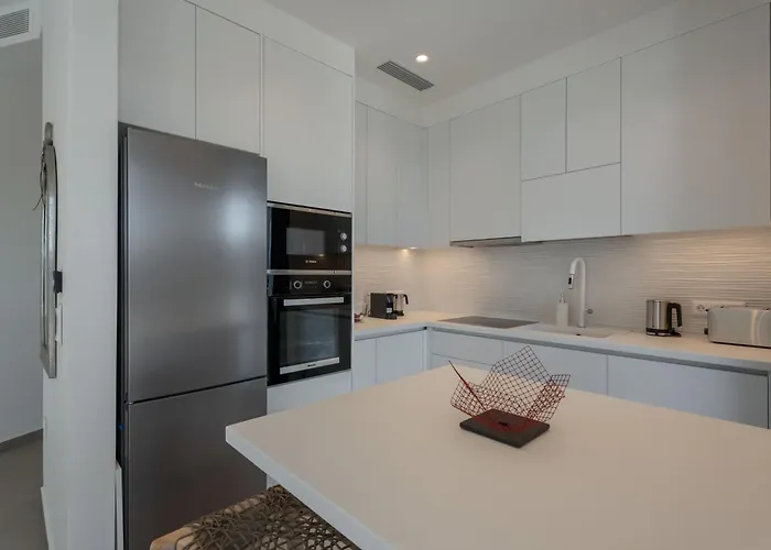 Avera - Brand New With Private Pools And Outdoor Cinema *