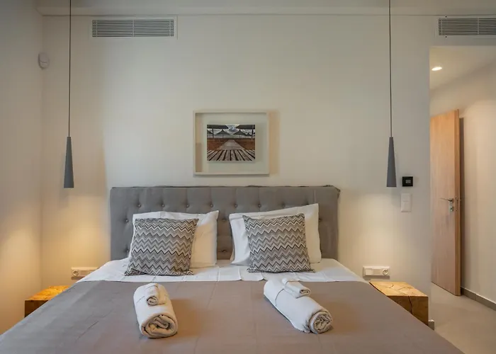 Avera - Brand New With Private Pools And Outdoor Cinema * Parikia (Paros)