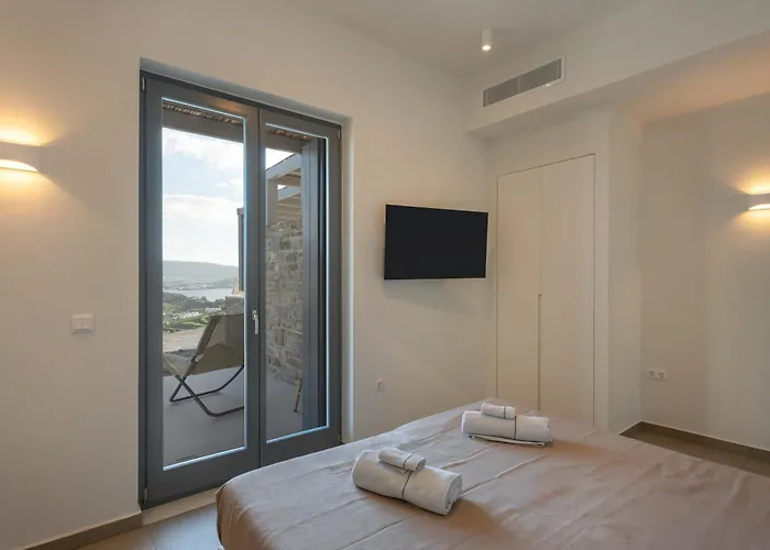 Villa Avera - Brand New With Private Pools And Outdoor Cinema *