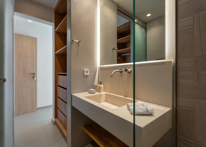 Villa Avera - Brand New With Private Pools And Outdoor Cinema