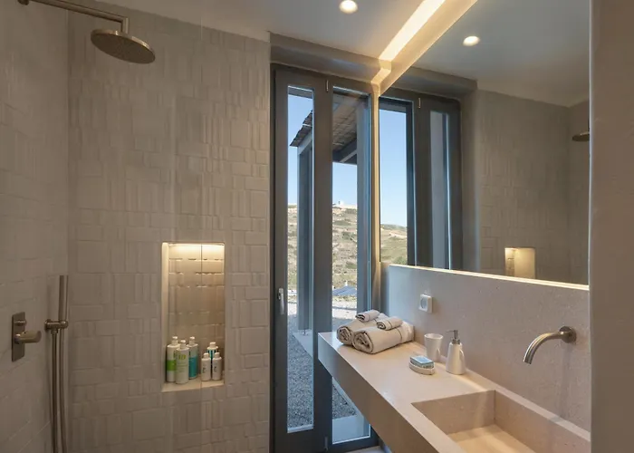 Avera - Brand New With Private Pools And Outdoor Cinema Villa